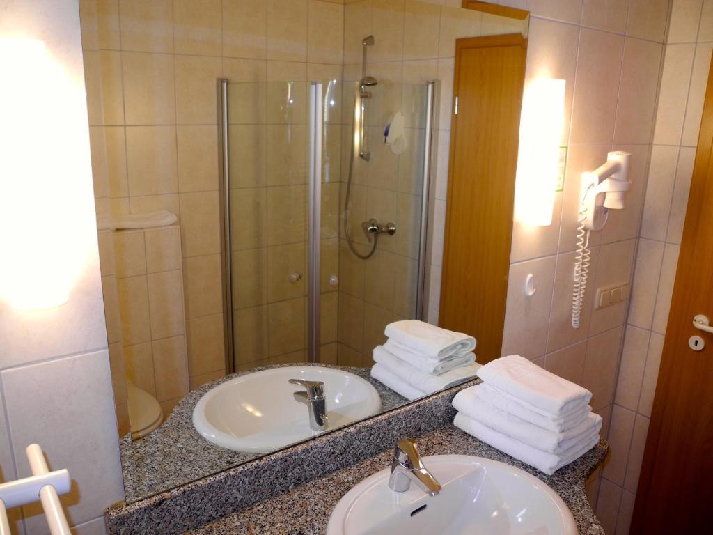 Double or Twin Room,28549364:JPEG