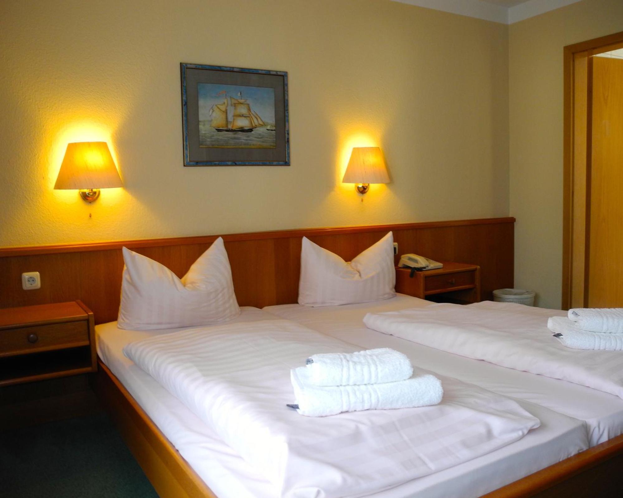 Large Double Room,691140606:JPEG